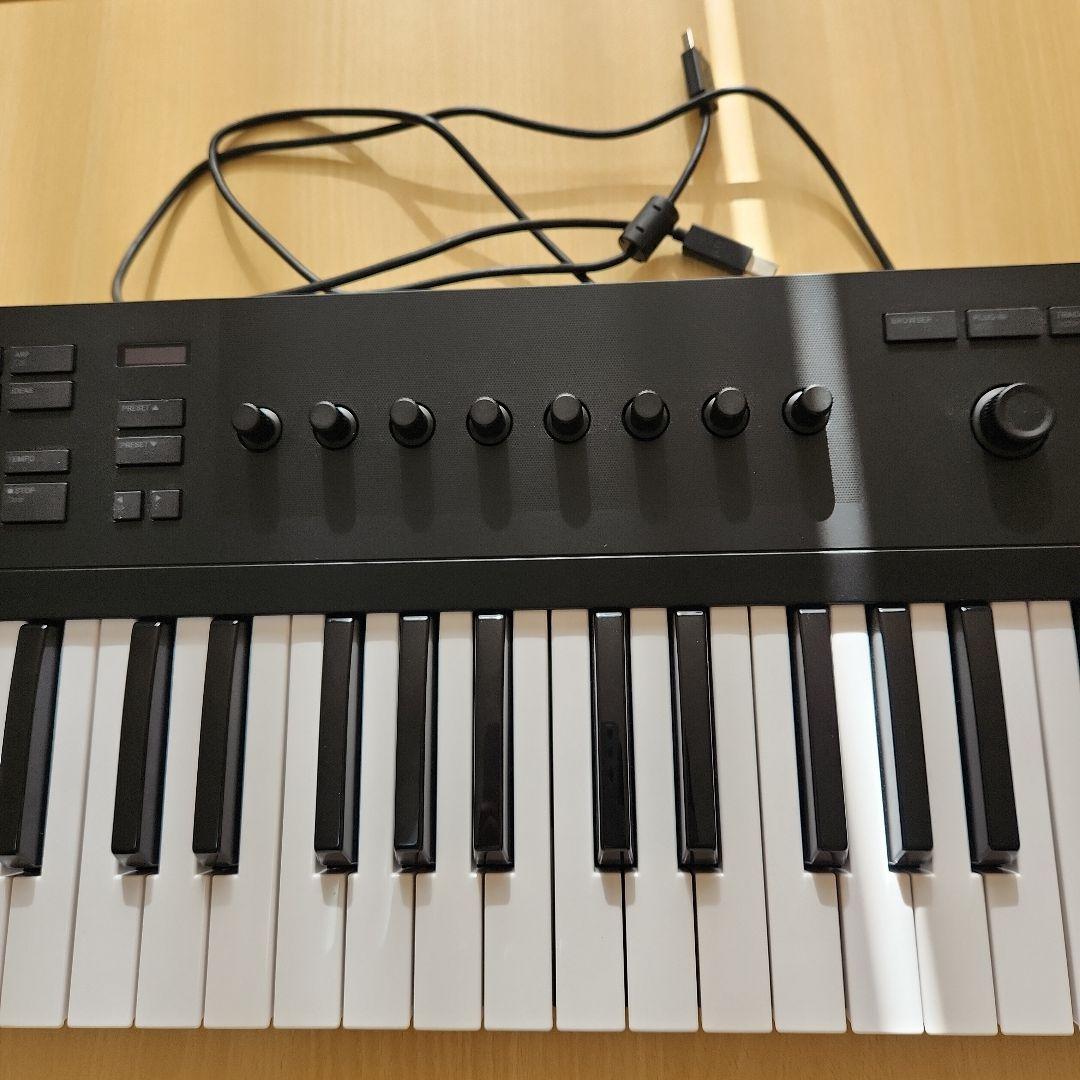 KOMPLETE KONTROL A49 MIDIキーボード