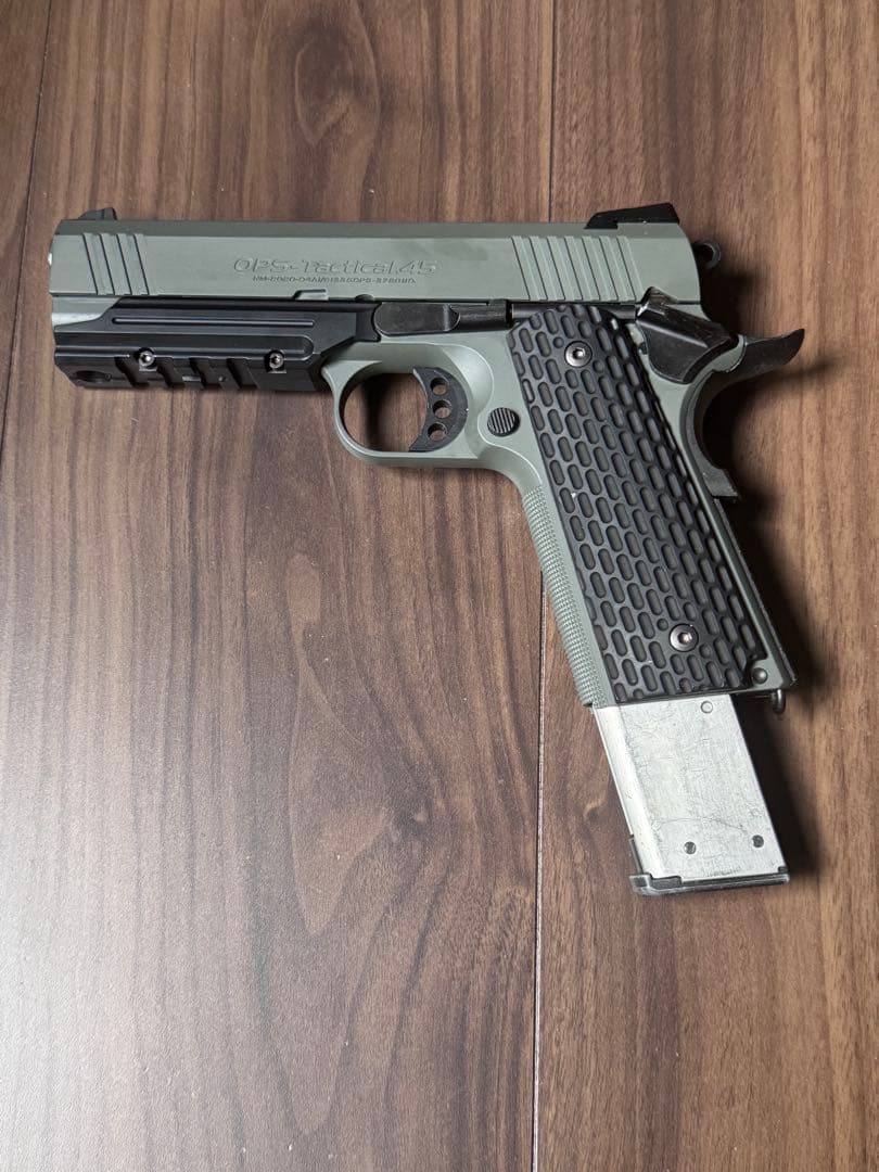 東京マルイ　フォリッジウォーリア　マガジン２本付き