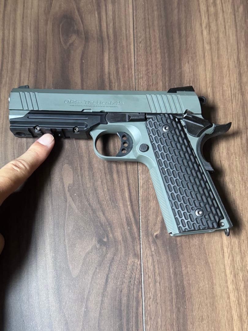 東京マルイ　フォリッジウォーリア　マガジン２本付き