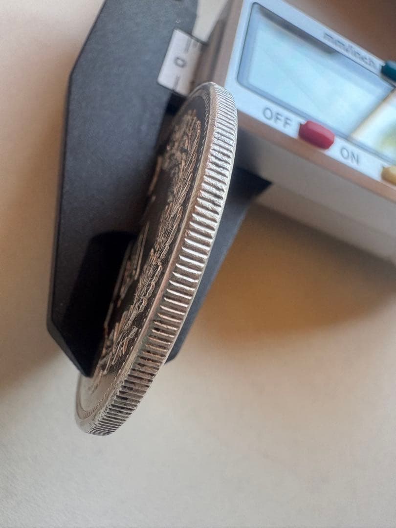 【本物保証】極美品　大型　一圓銀貨　明治18年銘