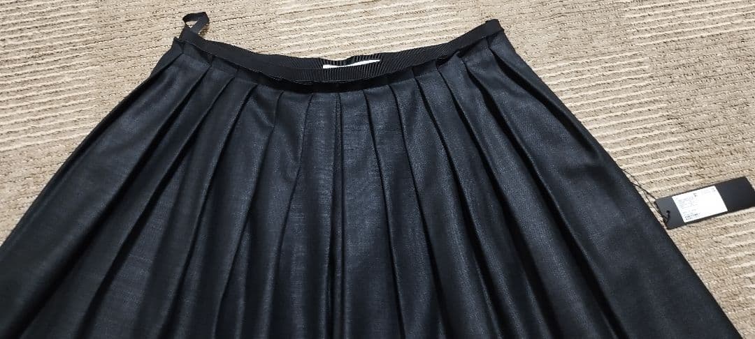 フォクシーニューヨークスカート リネンベル黒40新品同様