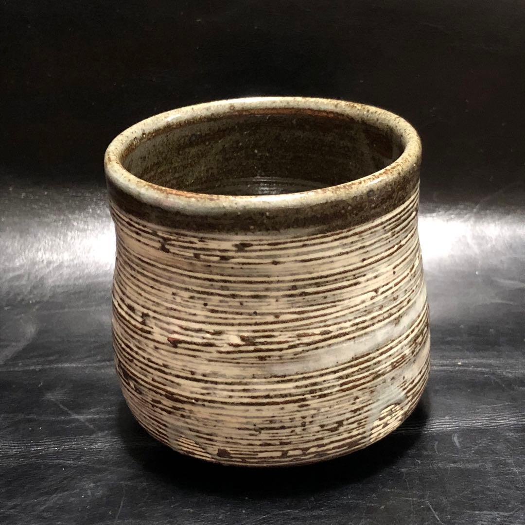 遺品整理◆蔵から横縞の紋様が美しい雰囲気の良い湯呑み茶碗が出て来た。茶道具、骨董