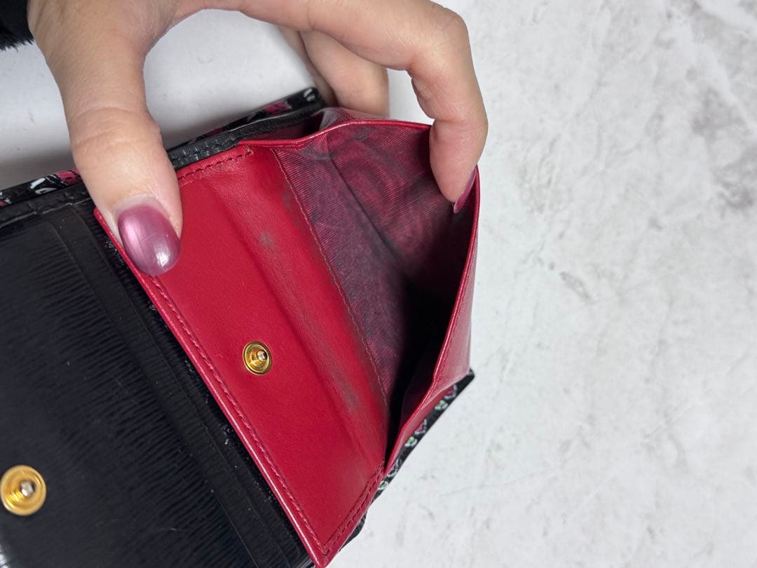 PRADA ハート柄 二つ折り財布