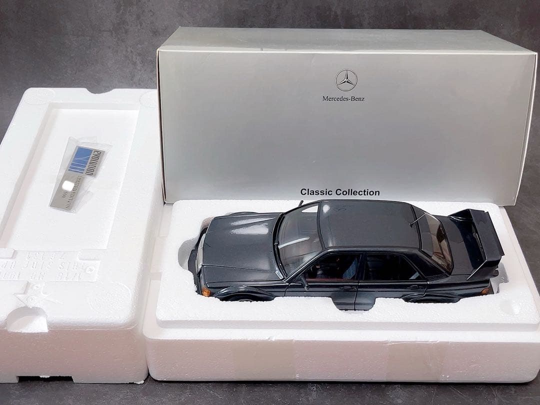 ディラー別注品 オートアート1/18 メルセデス ベンツ 190E 2.5-16