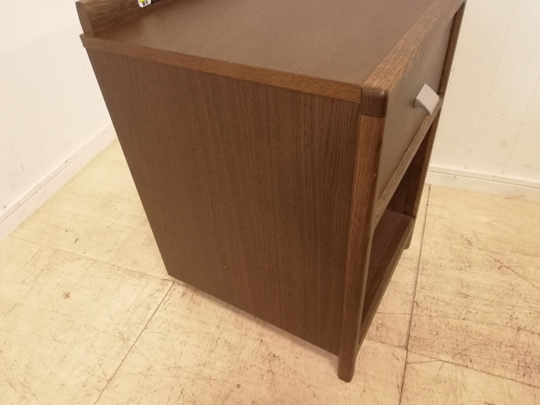 美品 カリモク家具 モダン ナイトテーブル モカブラウン AU8450