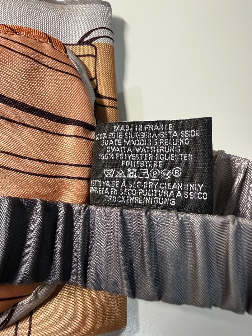 新品・未使用・希少【HERMES エルメス高級シルク製アイマスク＆専用ポーチ】