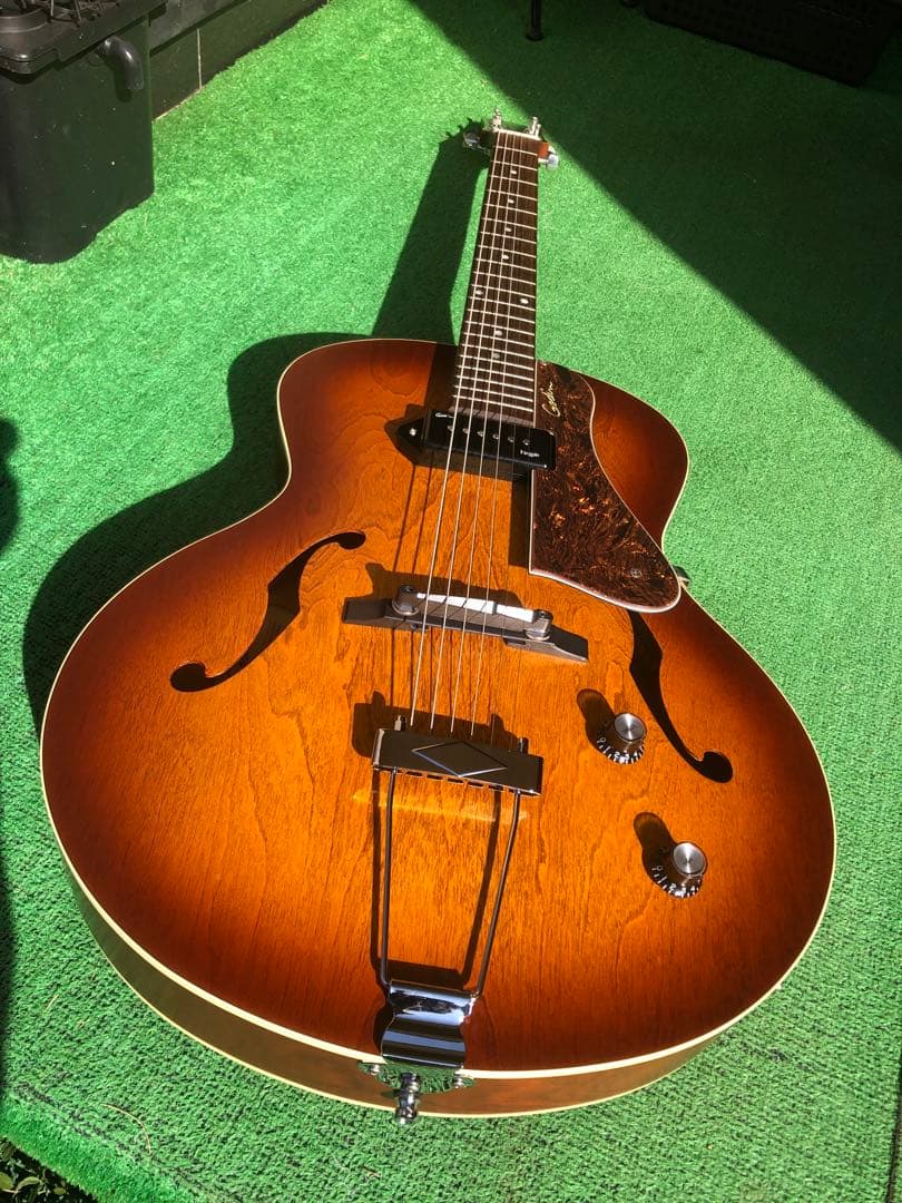 ゴダン5th Avenue Kingpin P90 Cognac Burst