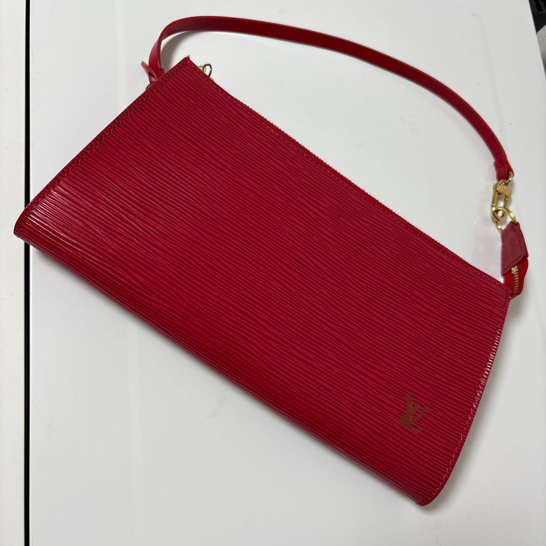 ルイヴィトン　エピ　アクセソワール　アクセサリーポーチ　レッド　赤