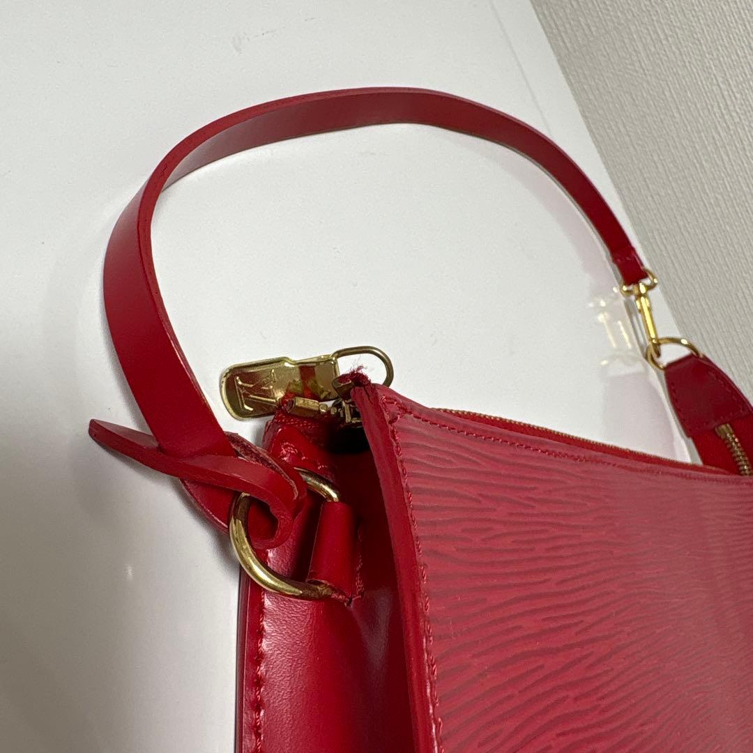 ルイヴィトン　エピ　アクセソワール　アクセサリーポーチ　レッド　赤