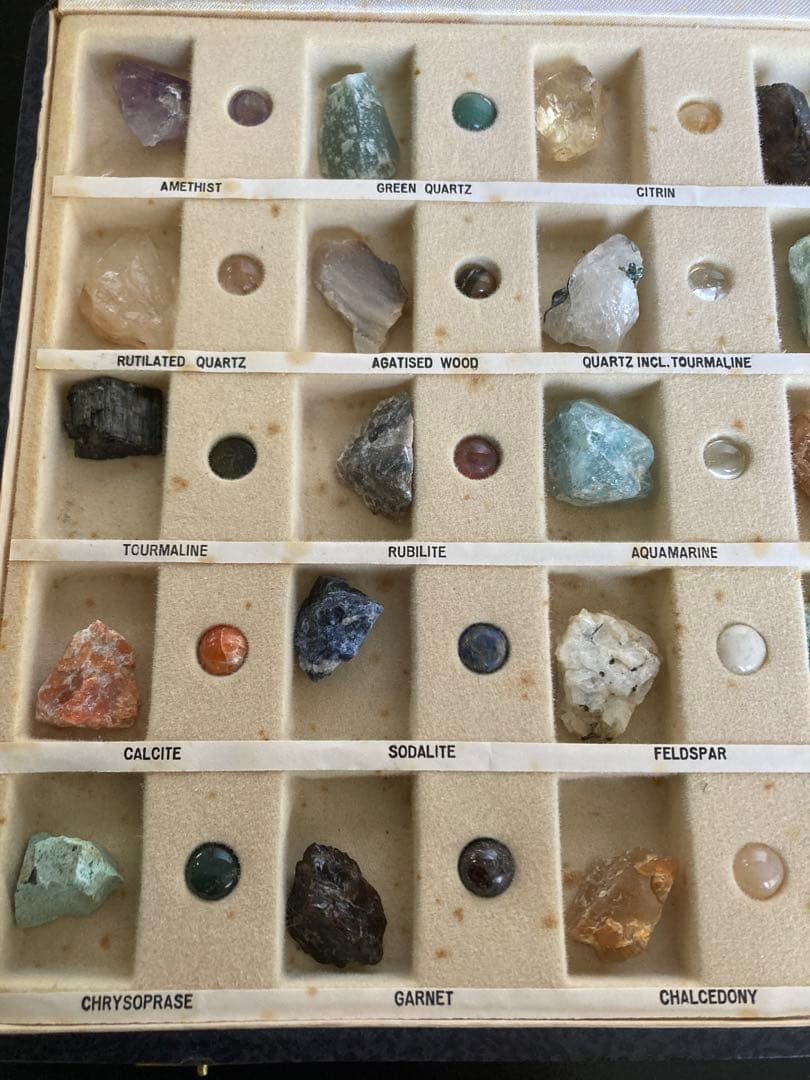 世界の鉱石コレクション30種類セット　レア品！アメジスト、ローズクオーツ等