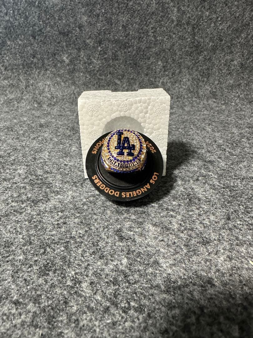 記念グッズ 2024 Champions Ring (Mookie Betts)