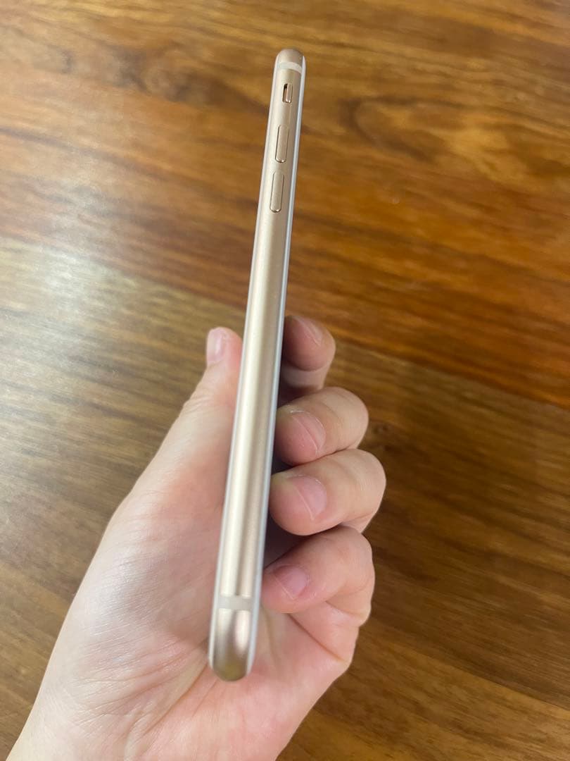 携帯電話本体 iphone8
