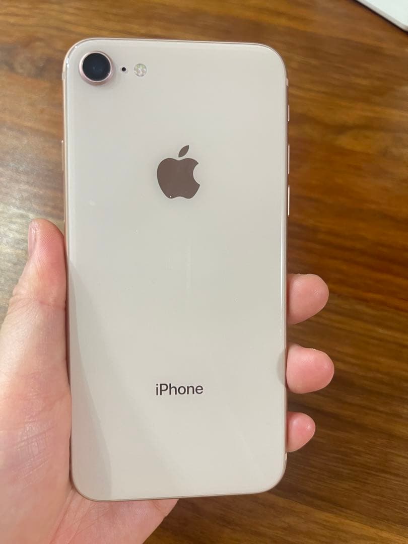 携帯電話本体 iphone8
