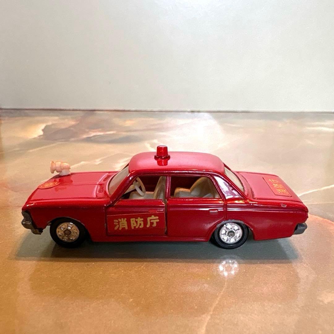 トミカNO.27 トヨタクラウンファイアチーフカー 1Eホイール 日本製