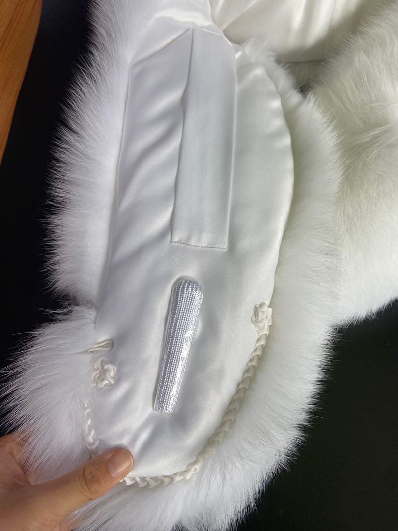 ショール　新品　未使用　在庫処分　箱付き　白　フォックス