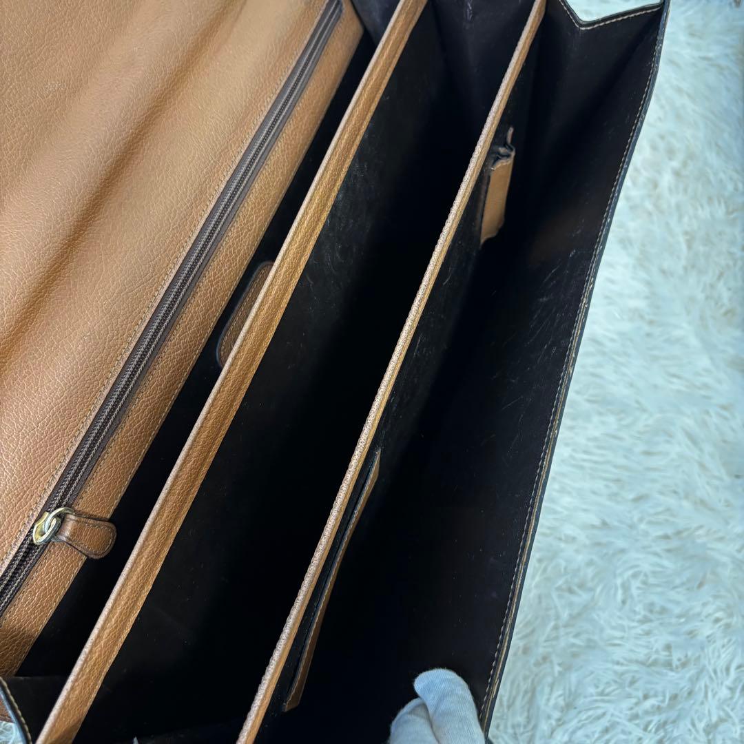 SalvatoreFerragamo ✨ブリーフケース　ガンチーニ　馬車柄　本革