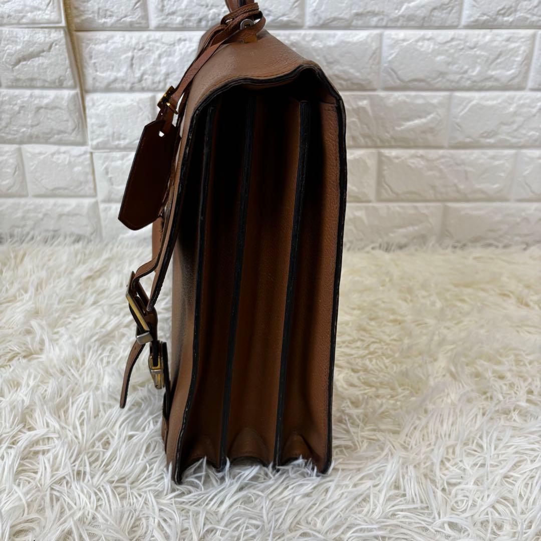 SalvatoreFerragamo ✨ブリーフケース　ガンチーニ　馬車柄　本革