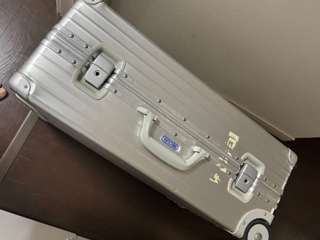 シルバー キャリーケース 伸縮式ハンドル