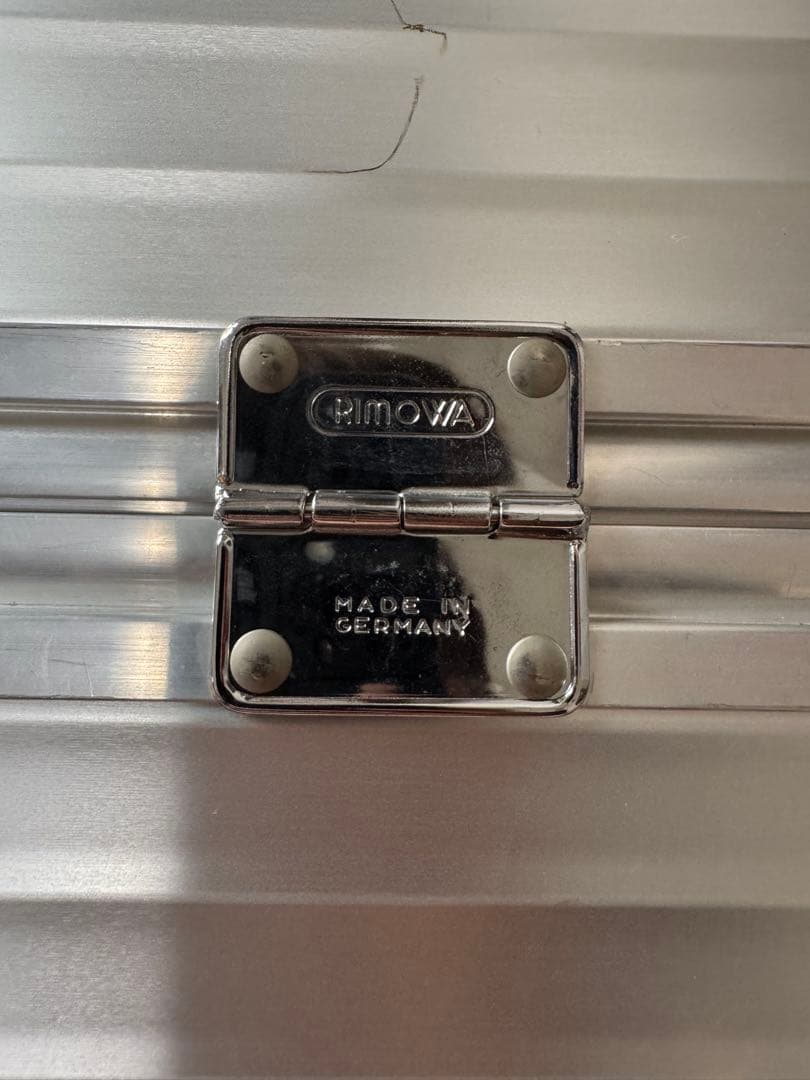 シルバー キャリーケース 伸縮式ハンドル