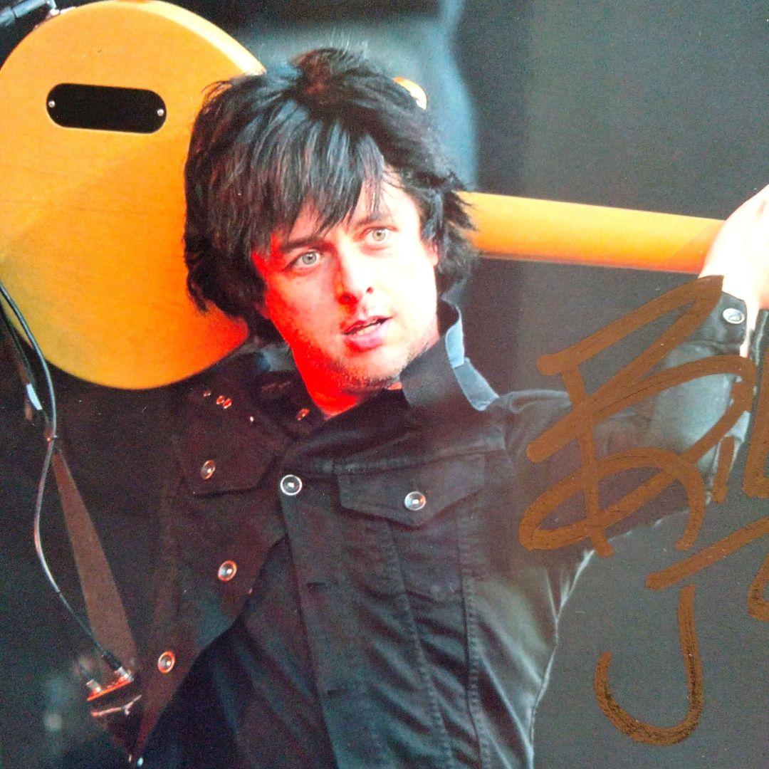 セール中…ビリー・アームストロング直筆サイン入り2Lサイズ写真 グリーン・ディ