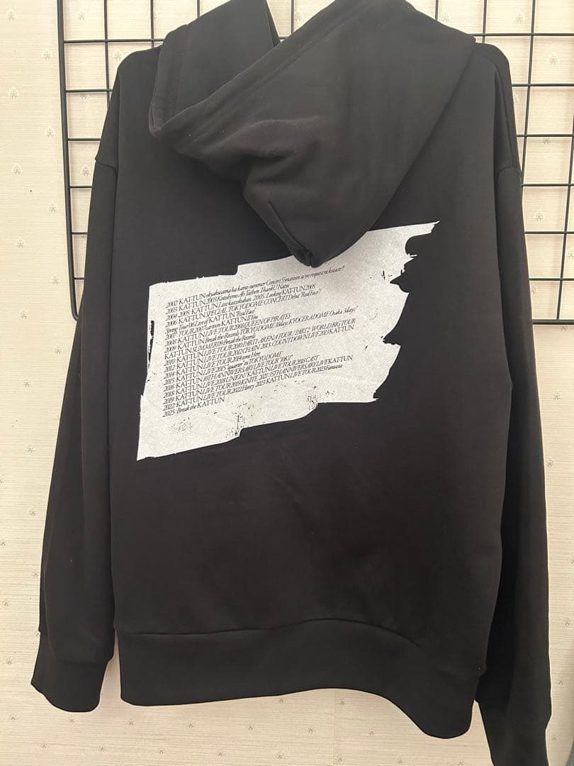 KAT-TUN 2025 コンサートグッズ　パーカー