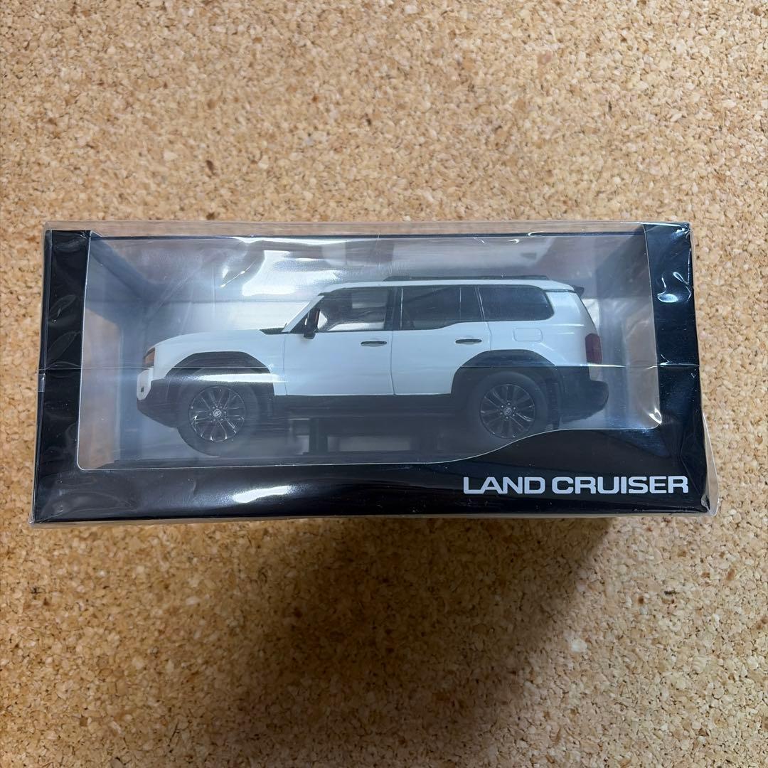 ランドクルーザー 1/30 ミニカー