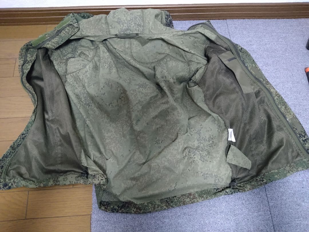 ロシア軍実物　VKBO デミシーズンスーツ上下　デジタルフローラ迷彩