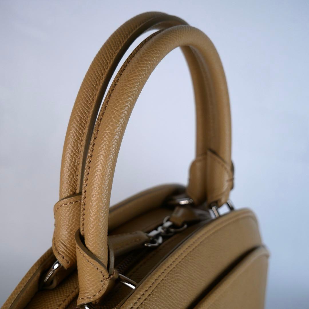 ✨新品未使用保管品✨ モラビト MORABITO　ディアンヌ　ベージュ シボ革