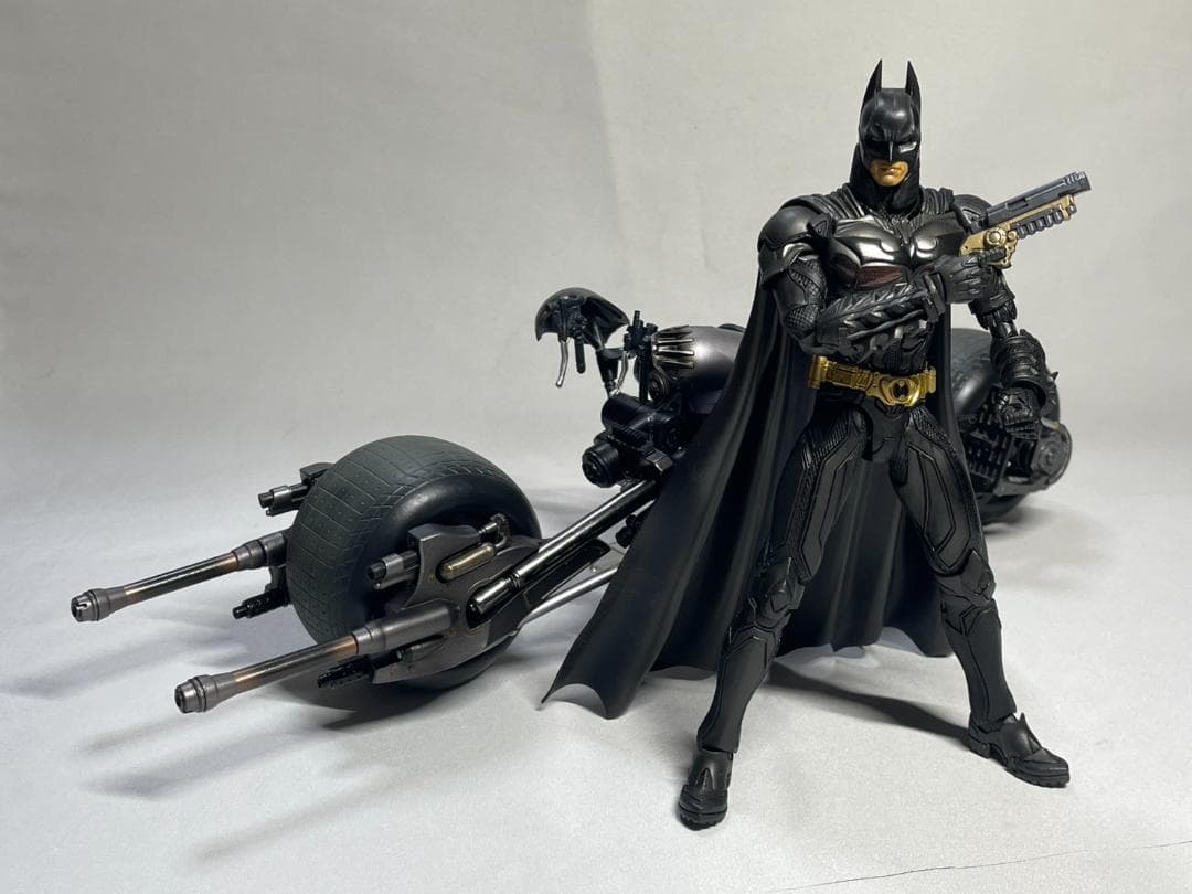 バンダイ　MOVIE REALIZATION バットマン+バットポッド
