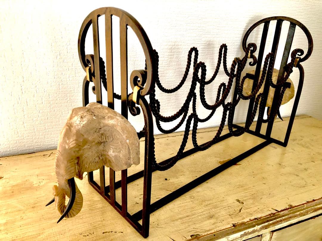 【レア・アンティーク】アイアンラック 石像彫刻 ワインラック 8本収納可 象顔