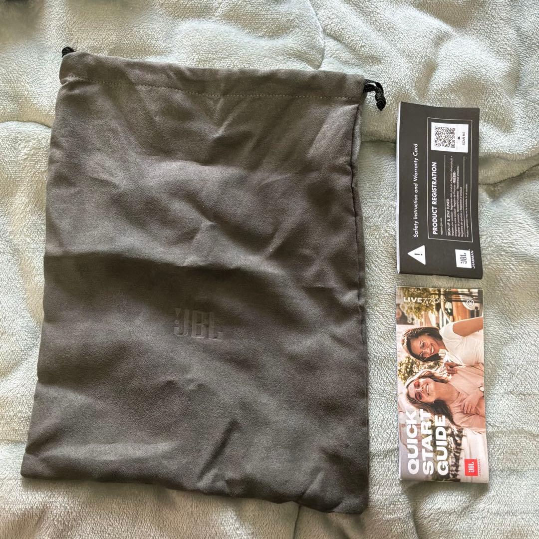 美品 JBL ワイヤレスヘッドホン ブラック LIVE770NC