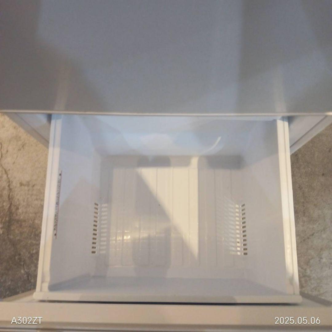 010 送料設置無料　神奈川限定配送　三菱　大型冷蔵庫　最新モデル　272L