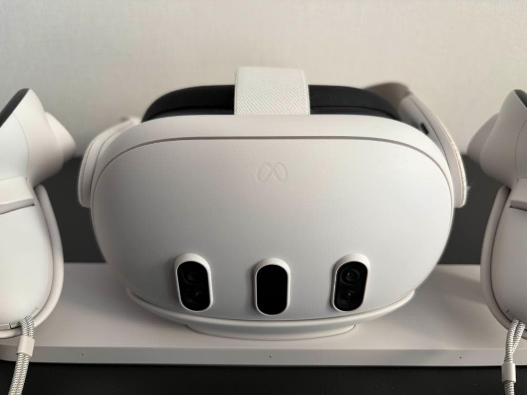USED /  Quest 3 128GB VRヘッドセット 充電ドック