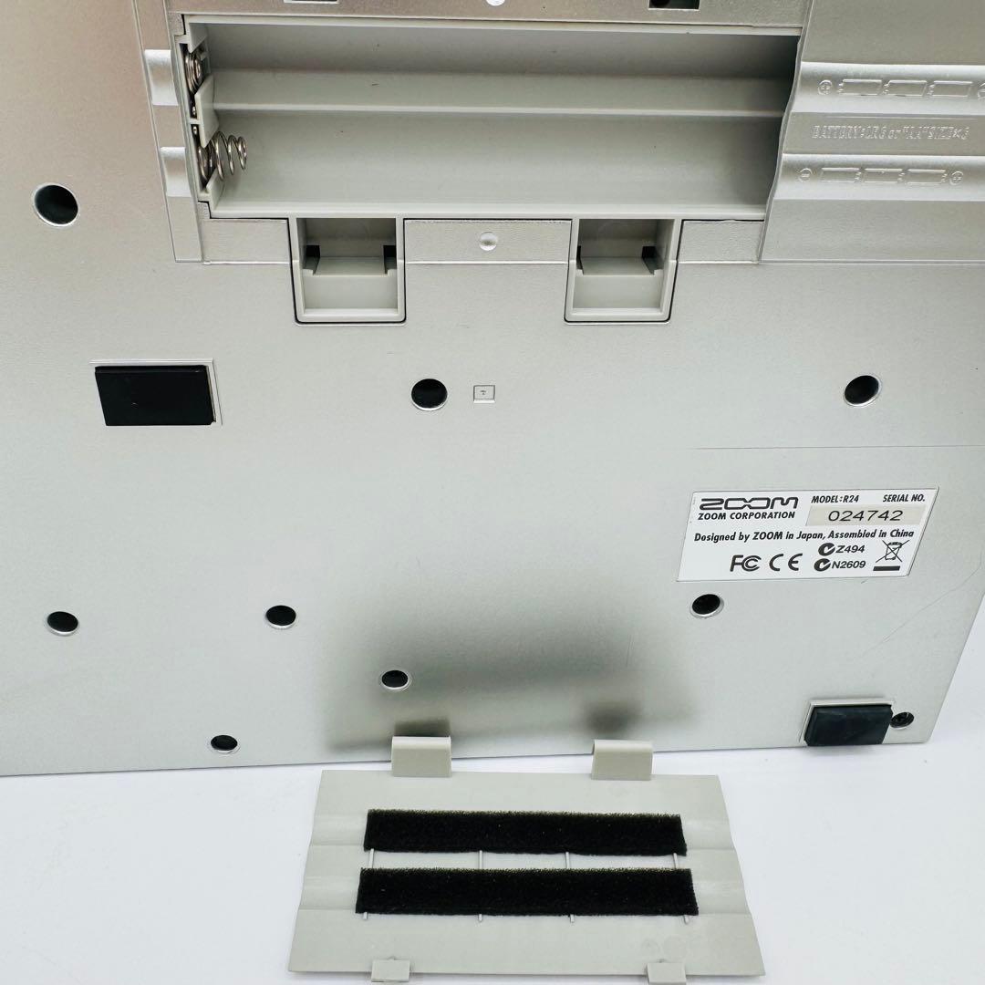 ZOOM R24 マルチトラックレコーダー