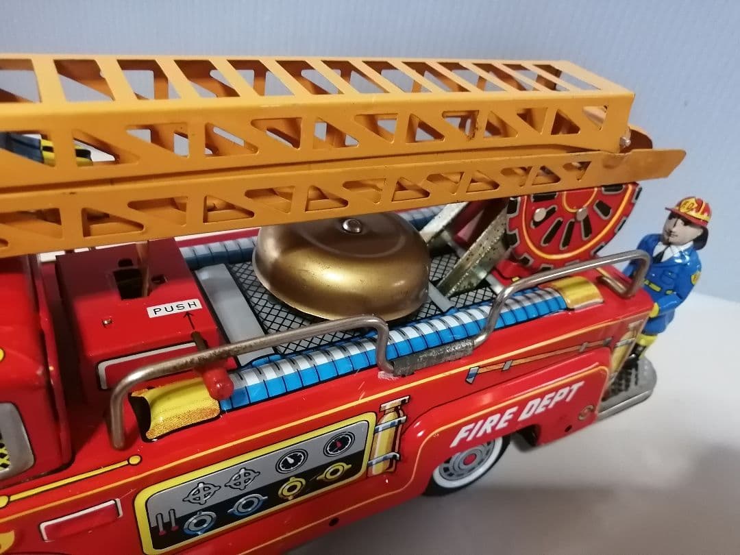 アメリカ型 ハシゴ消防車　電動 / ブリキ　光球商会