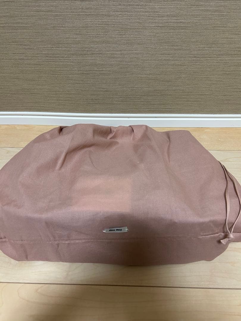 miu miu グレー レザートートバッグ