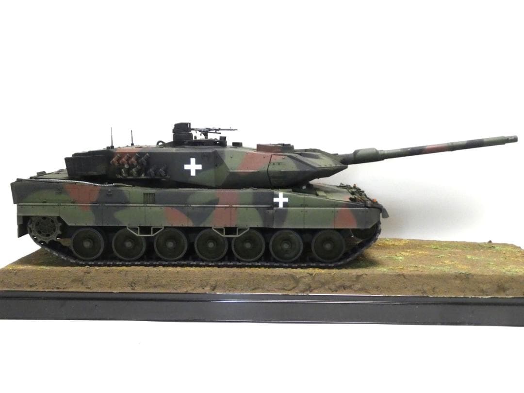 タミヤ 1/35 レオパルト2A6戦車“軍” 完成品