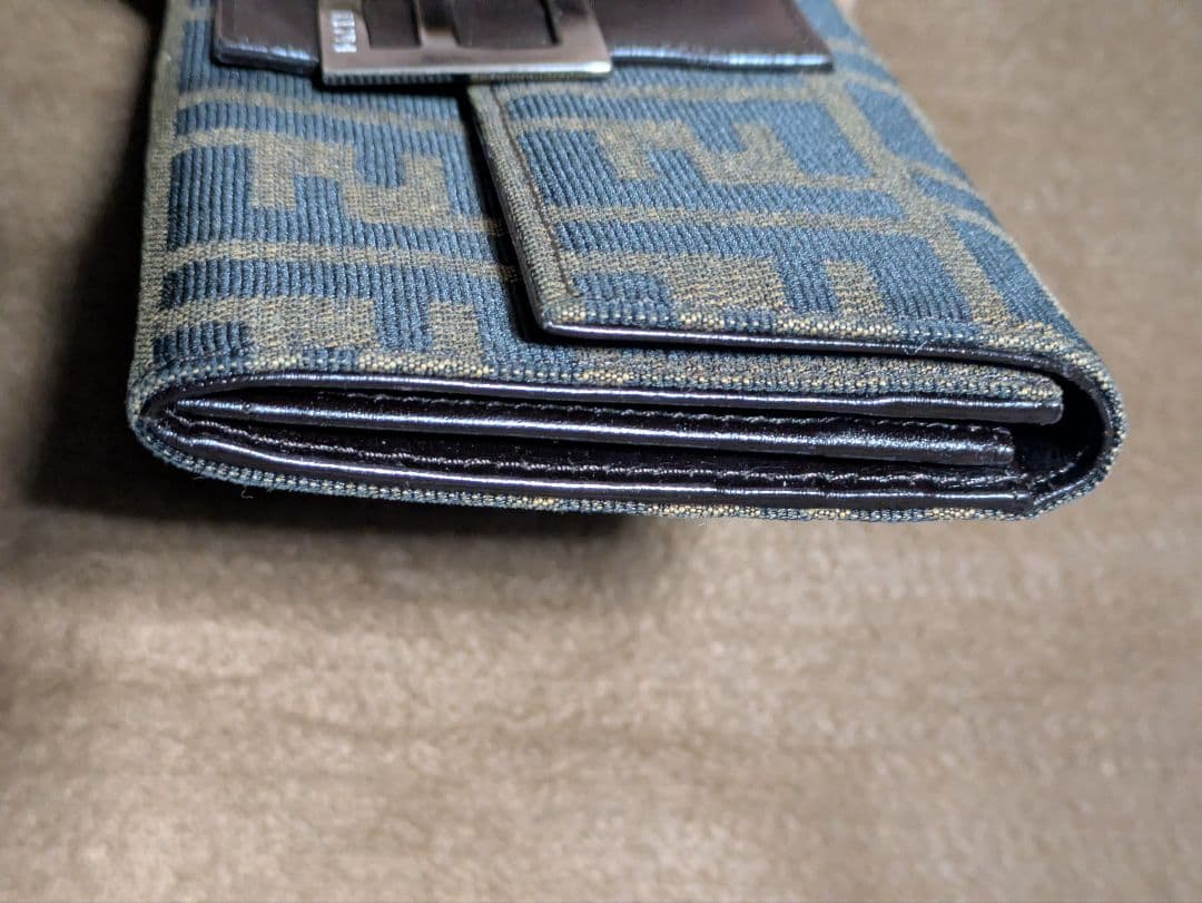FENDI フェンディ ズッカ ブラウン 二つ折り長財布