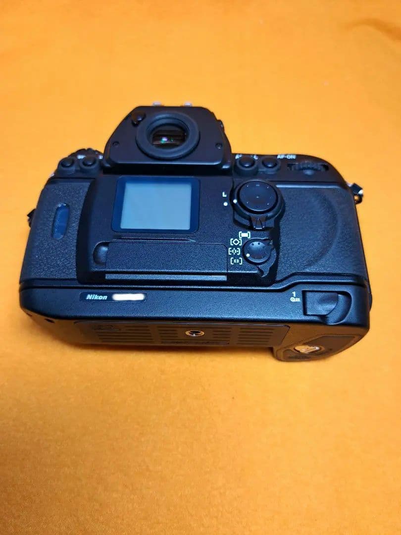 n*u様 Nikon F6　ほぼ新品
