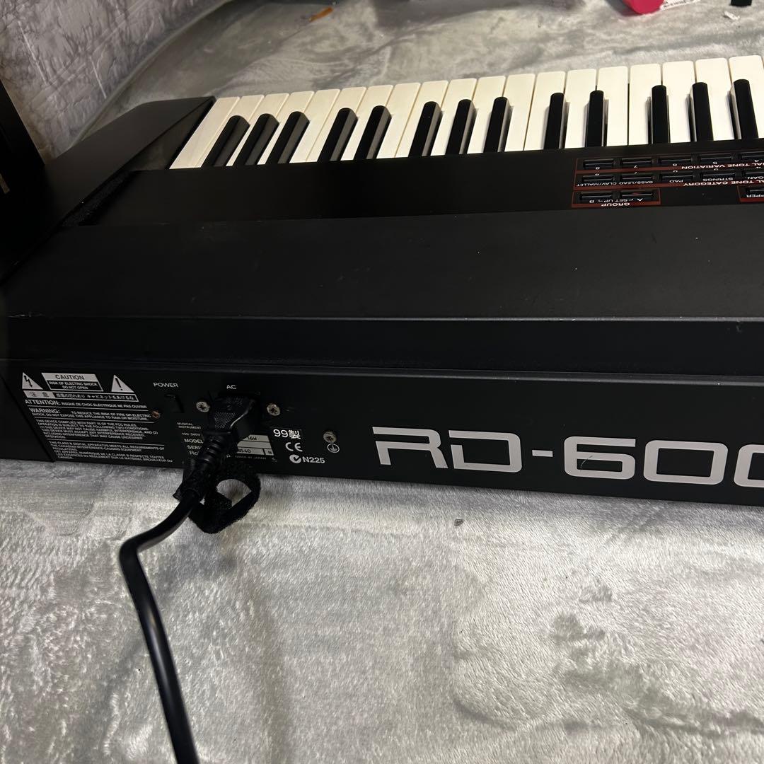 Roland RD-600 ステージピアノ 88鍵盤 【動作確認済】