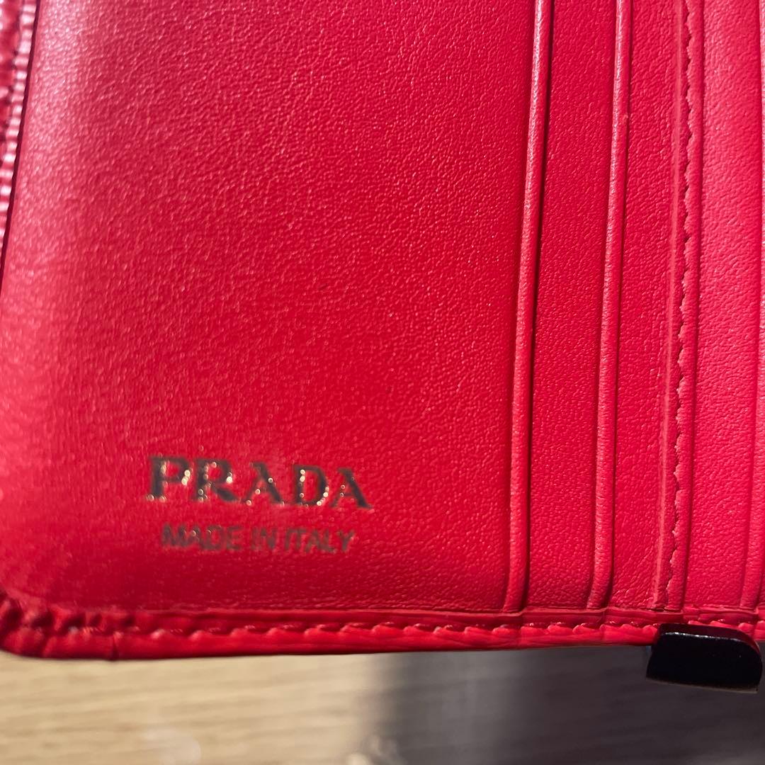 PRADA 二つ折り財布 レッド