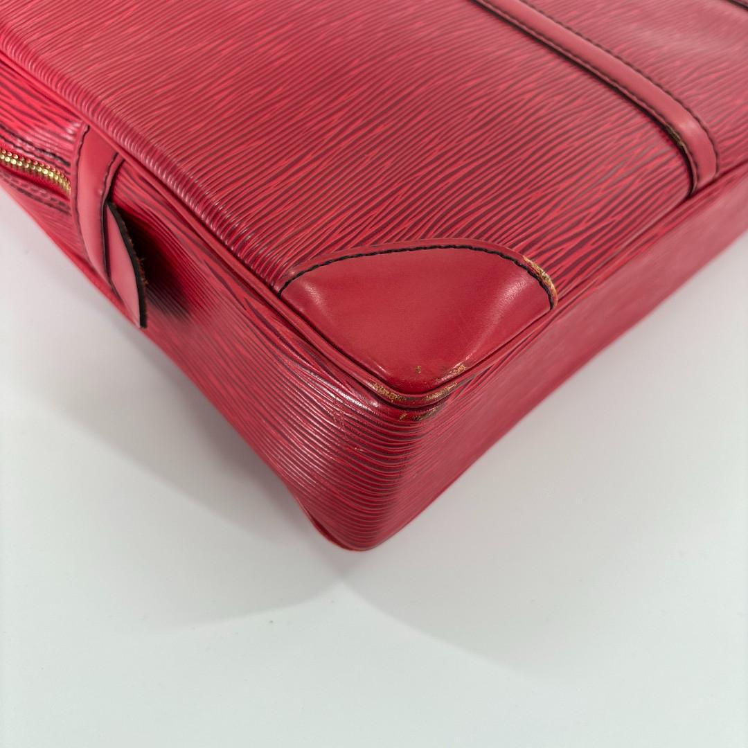 ルイヴィトン エピ ポルトドキュマン ヴォワヤージュ ビジネスバッグ メンズ