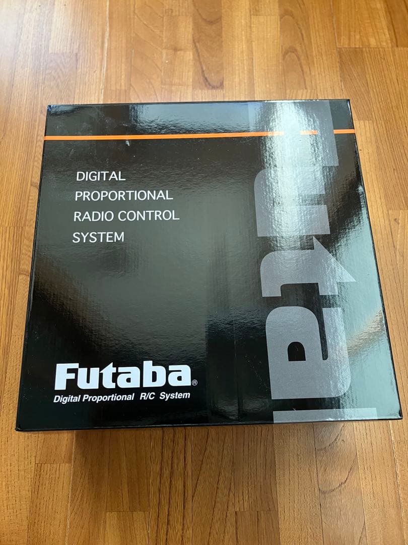 バッテリー付 Futaba 4PM PLUS -2.4G T/Rセット