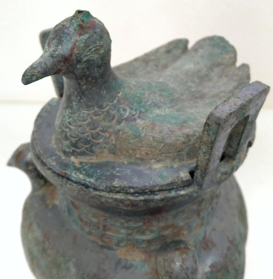 中国 西周青銅器 彫刻 三足 蓋付き 鳥装飾 酒器 高さ21.5cm