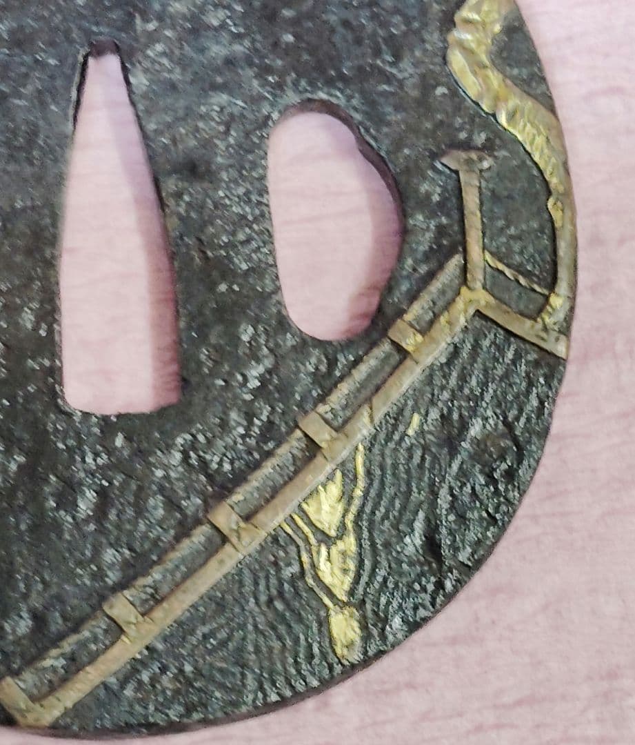 刀装具 鐔 鍔 無銘 鉄地 金象嵌 色絵 庭園 桜図 丸形鐔 時代物