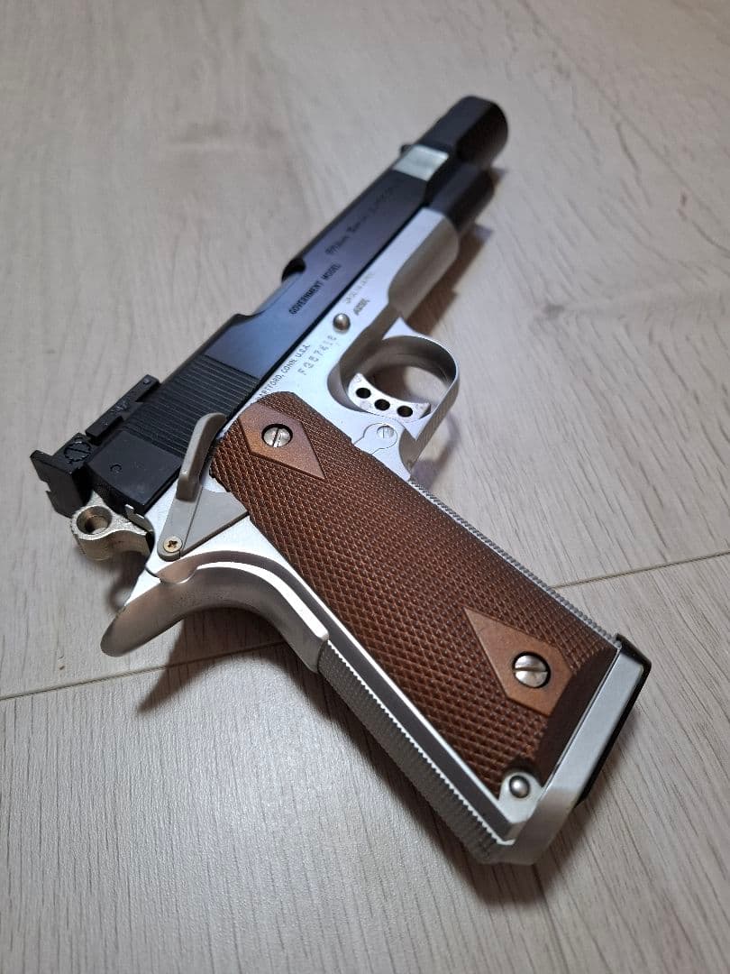 合法　極美品　クラウンモデル　コルトパイソン　ガスリボルバー　+1丁おまけ付き