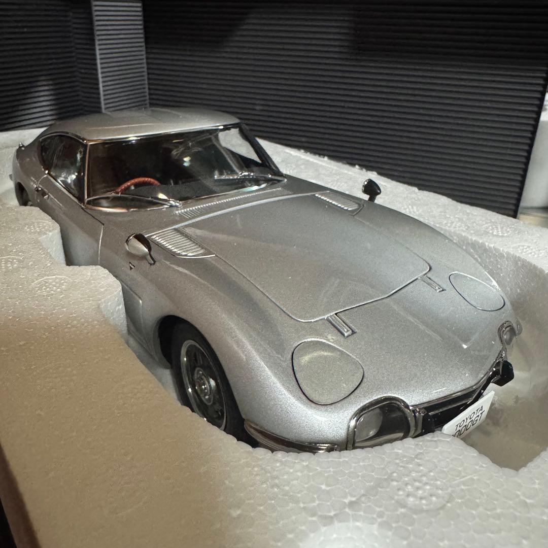 絶版未展示品 オートアート 1/18 トヨタ 2000 GT クーペ シルバー