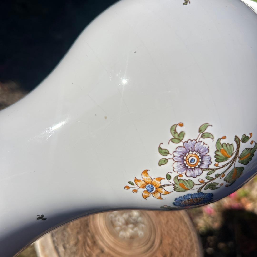 フランス製 ムスティエ（Moustiers）手描き 花模様 蝶々 陶器 花瓶