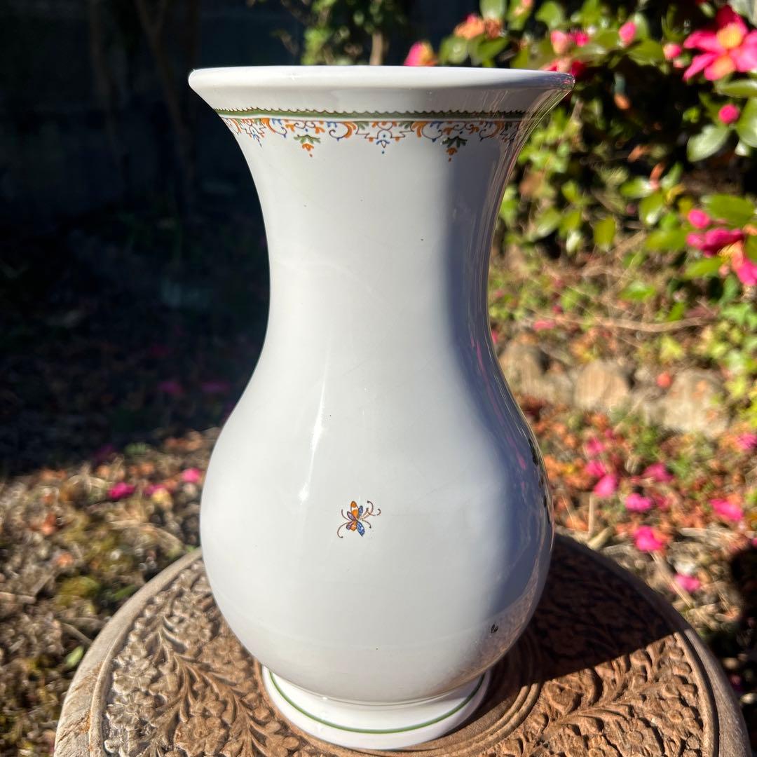 フランス製 ムスティエ（Moustiers）手描き 花模様 蝶々 陶器 花瓶