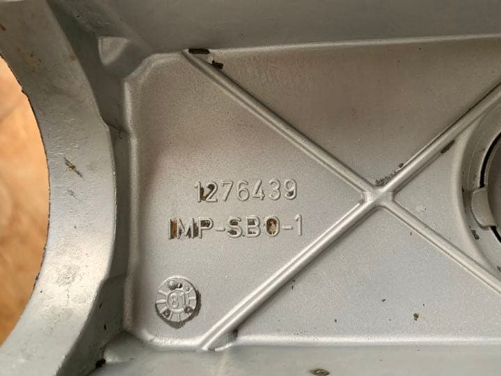 ☆【ボルボ】240 タペットカバー・カムカバー・フィラーキャップ・塗装剥離済み